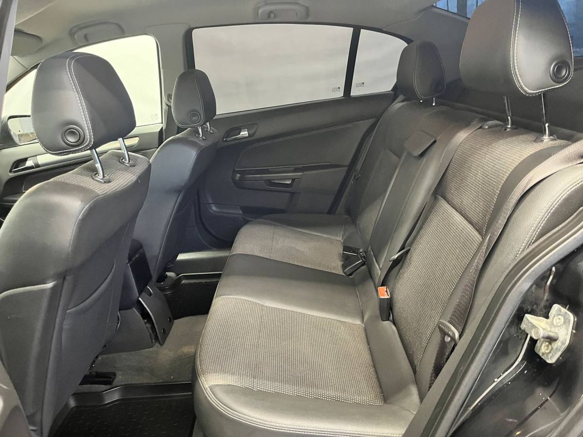 Opel Astra Cosmo 2014 г.в., 233 921 км.