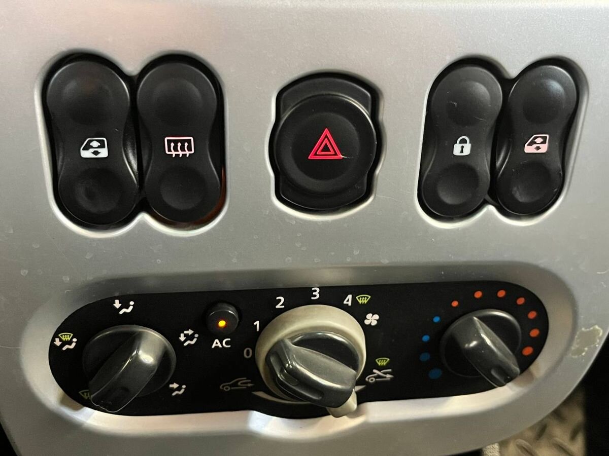 Renault Logan Prestige 2010 г.в., 134 641 км.