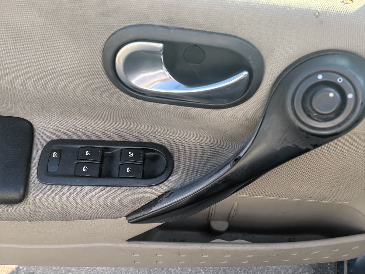 Renault Megane Expression 2006 г.в., 195 000 км.