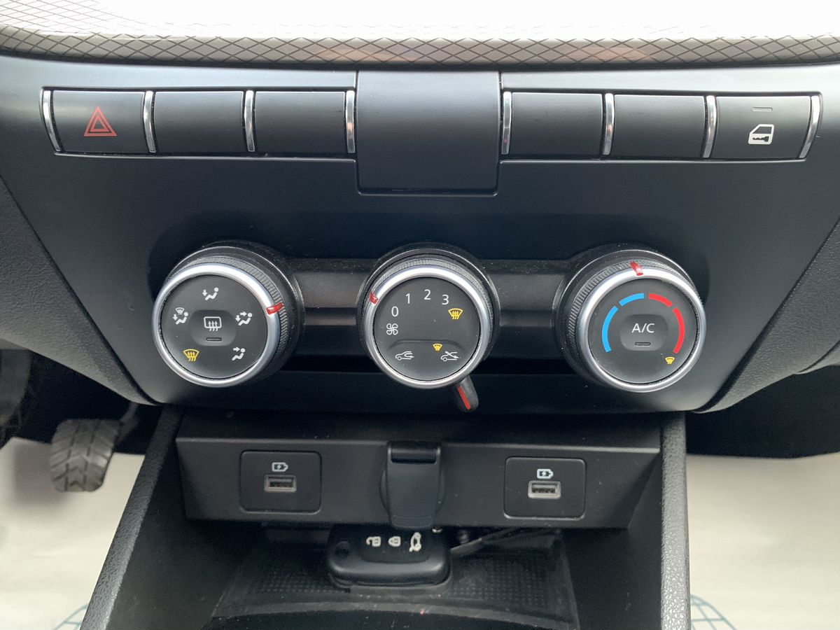 Lada Vesta Luxe EnjoY 2023 г.в., 29 200 км.