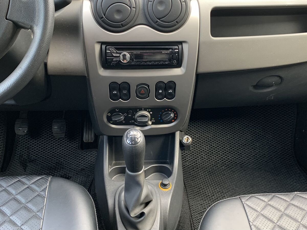 Renault Logan Prestige 2010 г.в., 178 100 км.