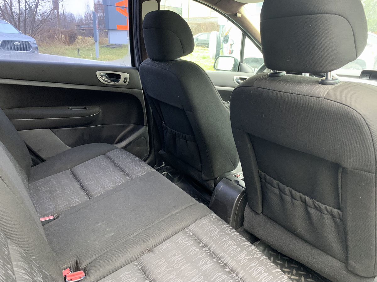 Peugeot 307 999 2002 г.в., 234 030 км.