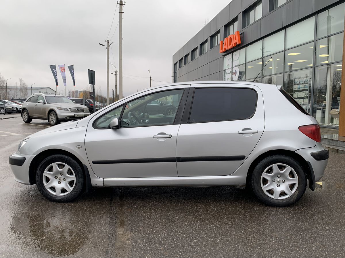 Peugeot 307 999 2002 г.в., 234 030 км.