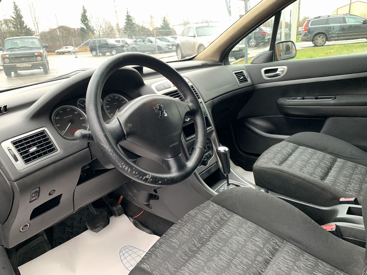 Peugeot 307 999 2002 г.в., 234 030 км.