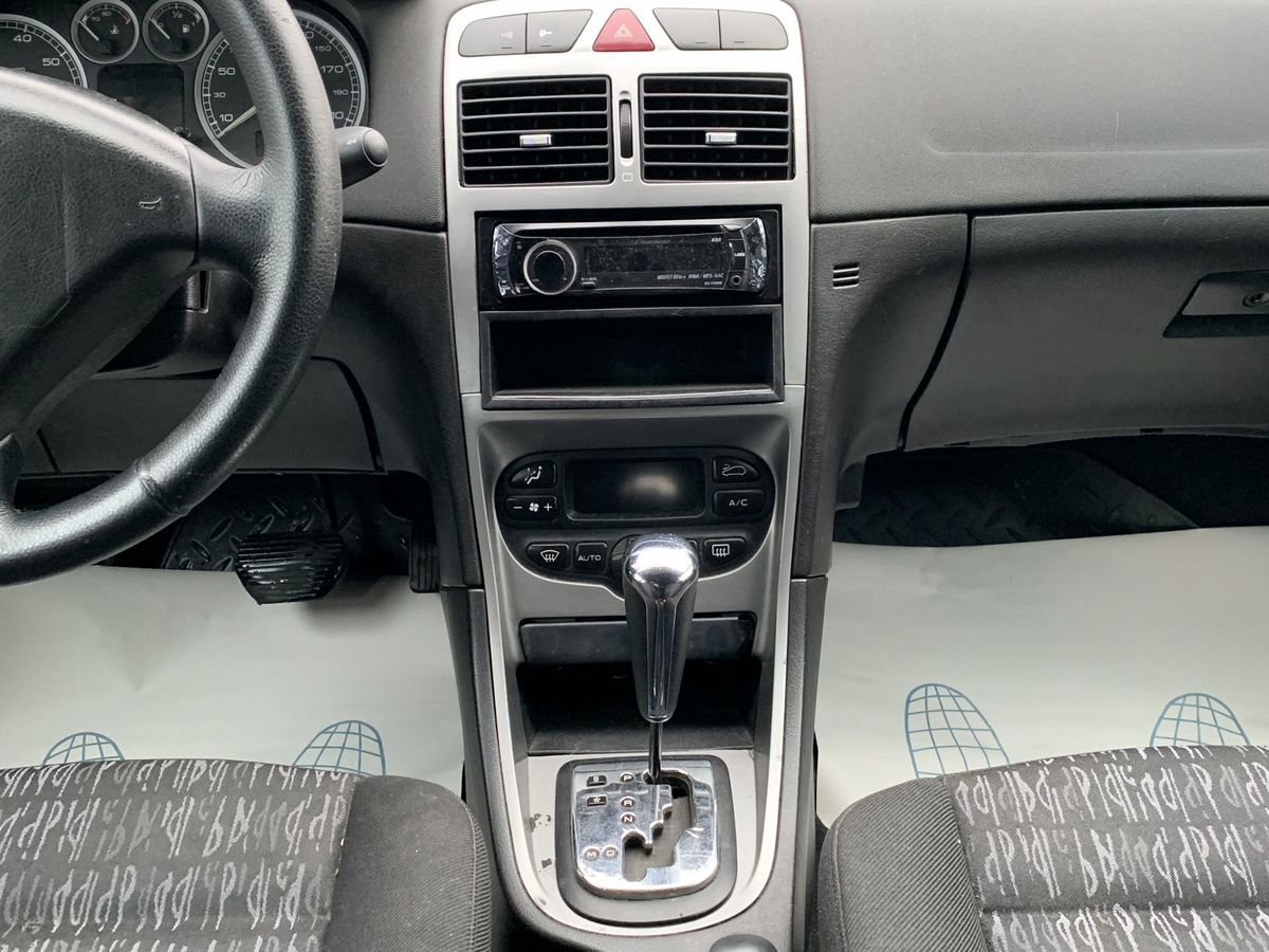 Peugeot 307 999 2002 г.в., 234 030 км.