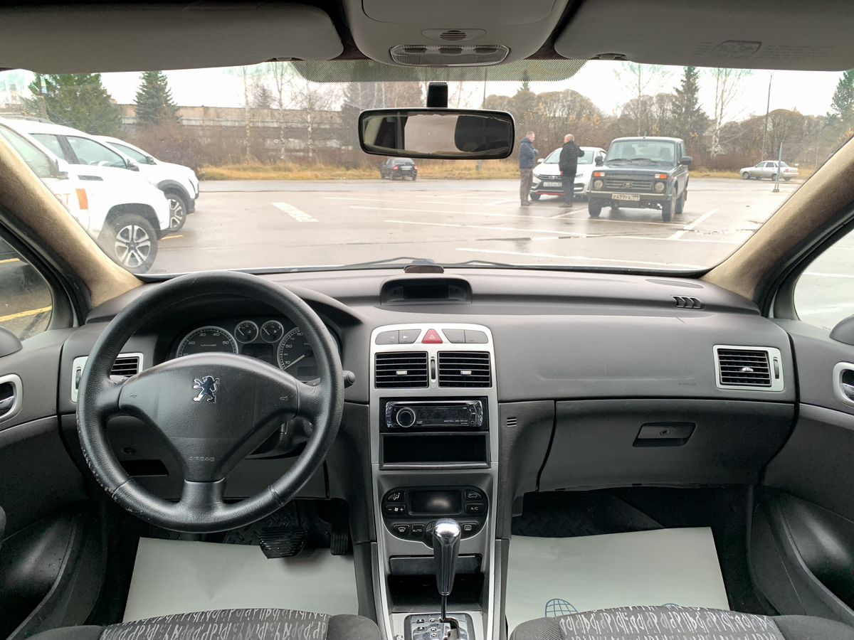 Peugeot 307 999 2002 г.в., 234 030 км.