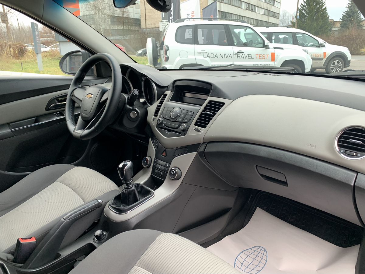 Chevrolet Cruze Base sedan 1PP69I2G1 2011 г.в., 193 080 км.