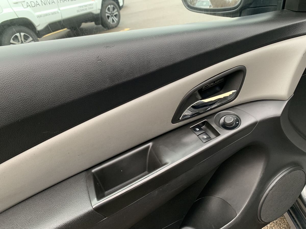 Chevrolet Cruze Base sedan 1PP69I2G1 2011 г.в., 193 080 км.