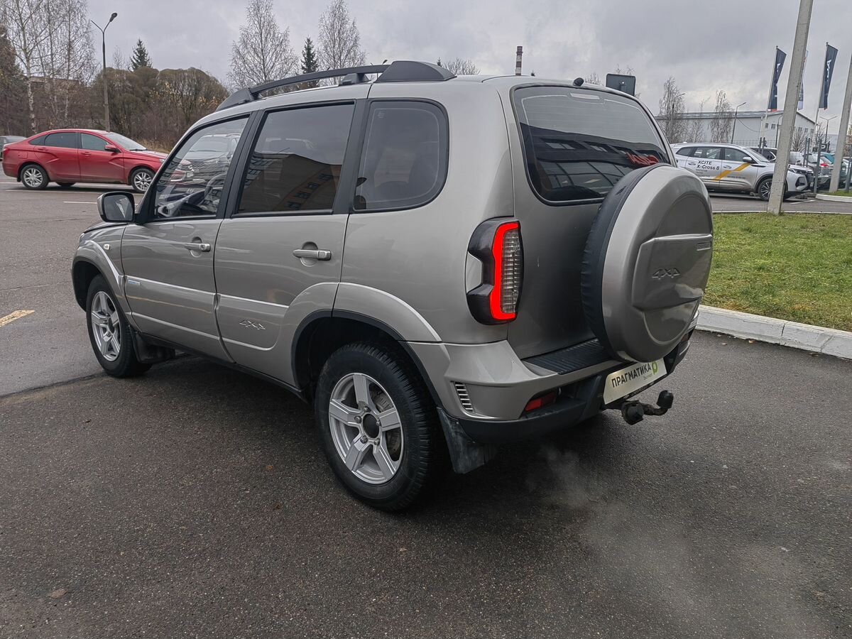 Chevrolet Niva L 2011 г.в., 180 230 км.