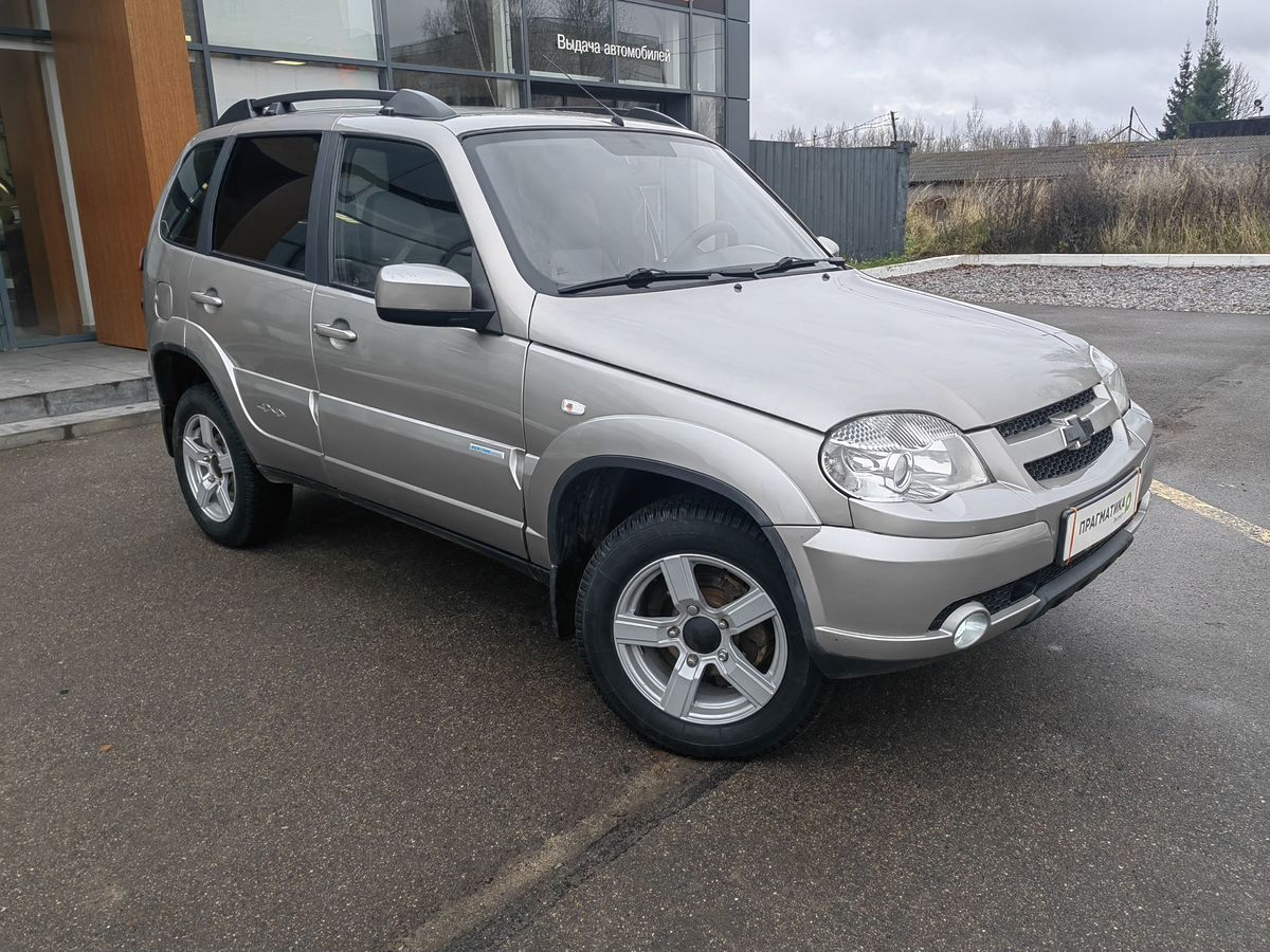 Chevrolet Niva L 2011 г.в., 180 230 км.