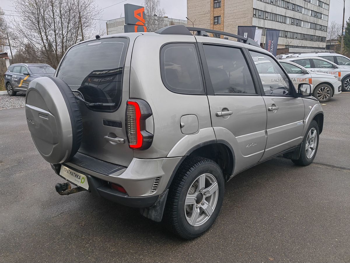 Chevrolet Niva L 2011 г.в., 180 230 км.