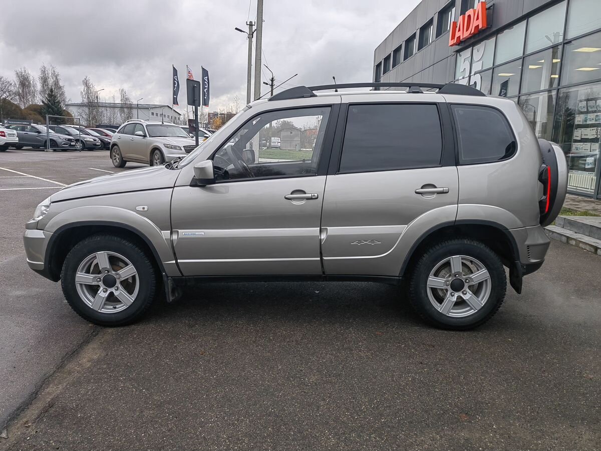 Chevrolet Niva L 2011 г.в., 180 230 км.