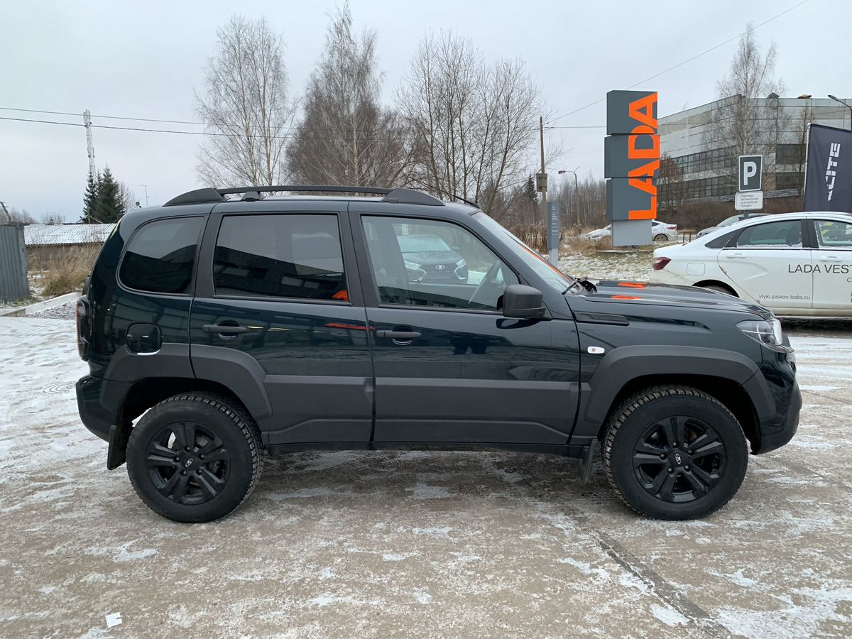 Lada Niva Travel BLACK'24 (2023-2024) 2023 г.в., 21 610 км.