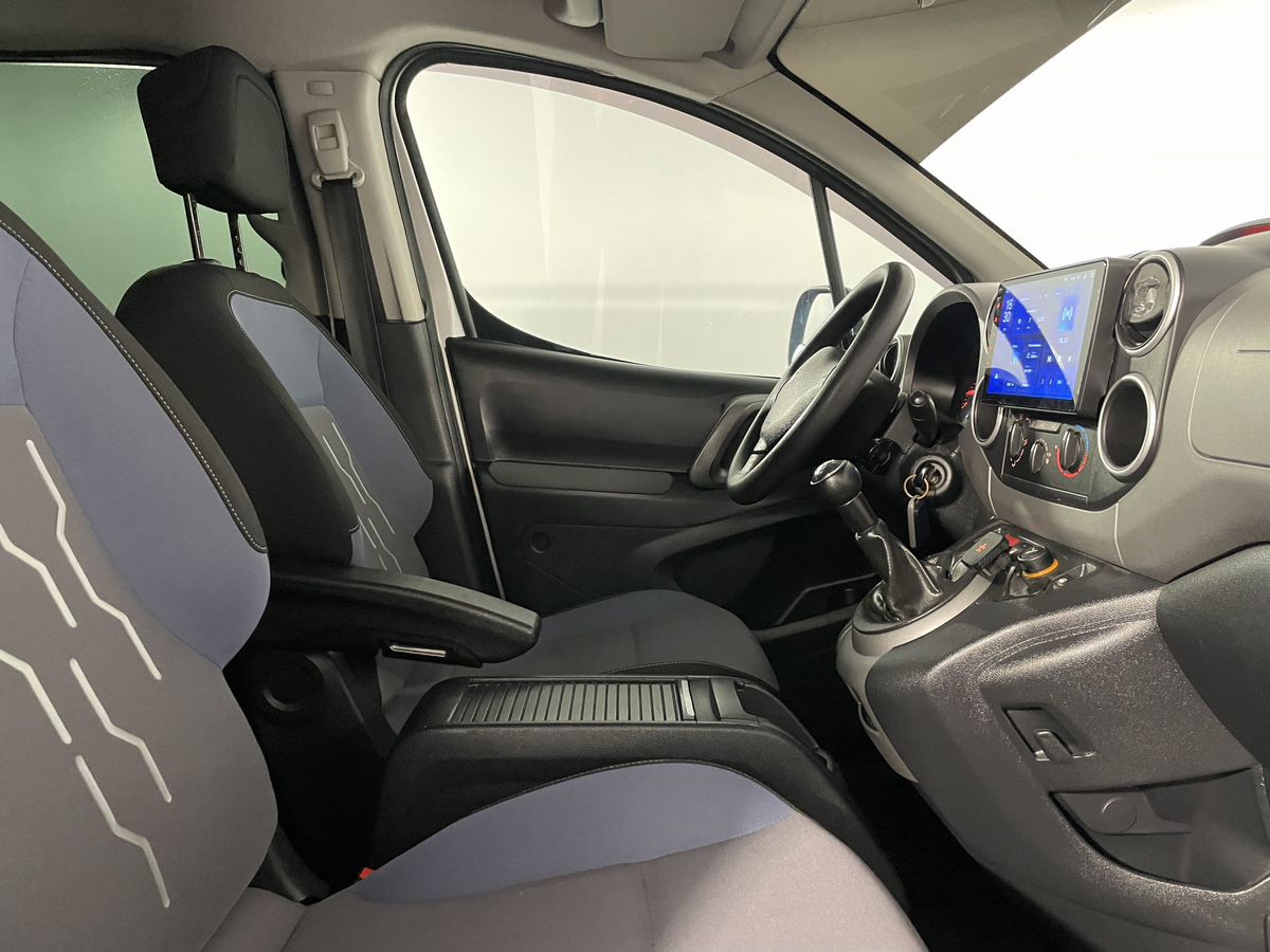 Peugeot Partner 999 2016 г.в., 198 441 км.