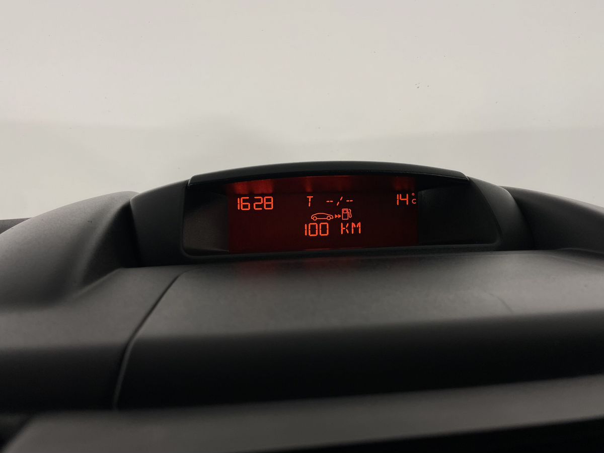 Peugeot Partner 999 2016 г.в., 198 441 км.