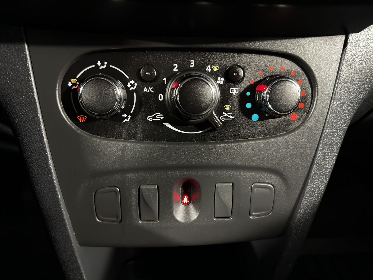 Renault Logan Access 2017 г.в., 93 200 км.