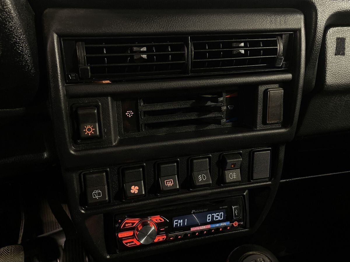 Lada 2121 (4x4) Стандарт (2016-2017) 2013 г.в., 157 000 км.