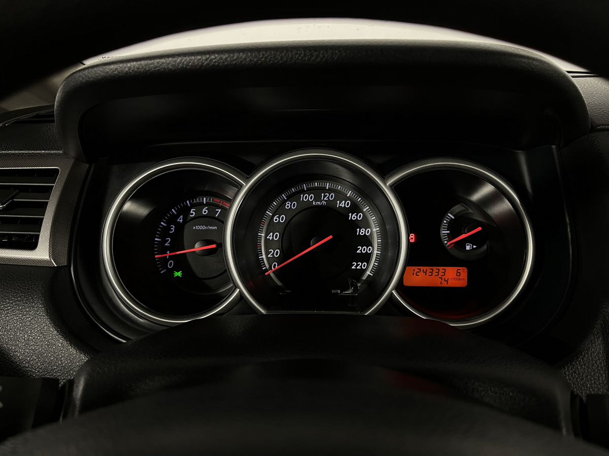 Nissan Tiida Tekna 2010 г.в., 124 333 км.