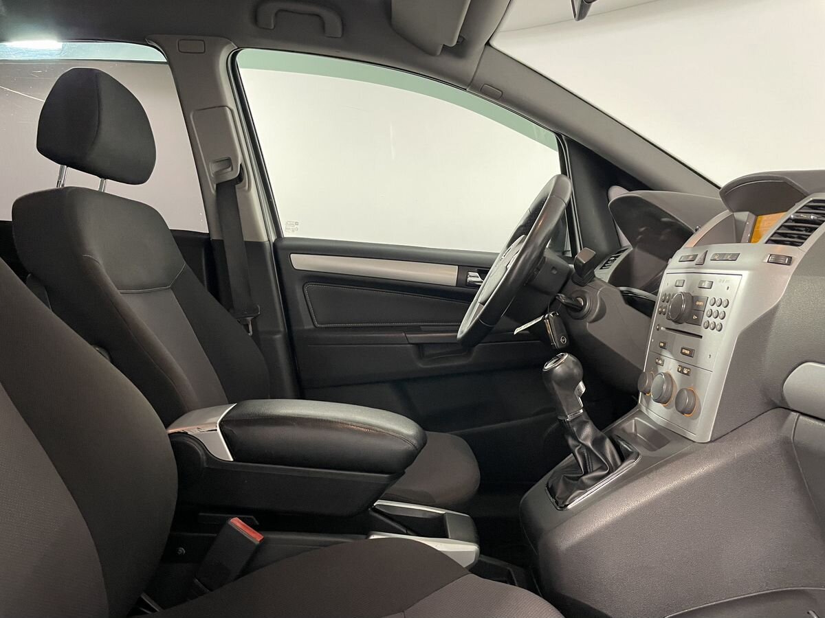 Opel Zafira Family 2010 г.в., 207 361 км.