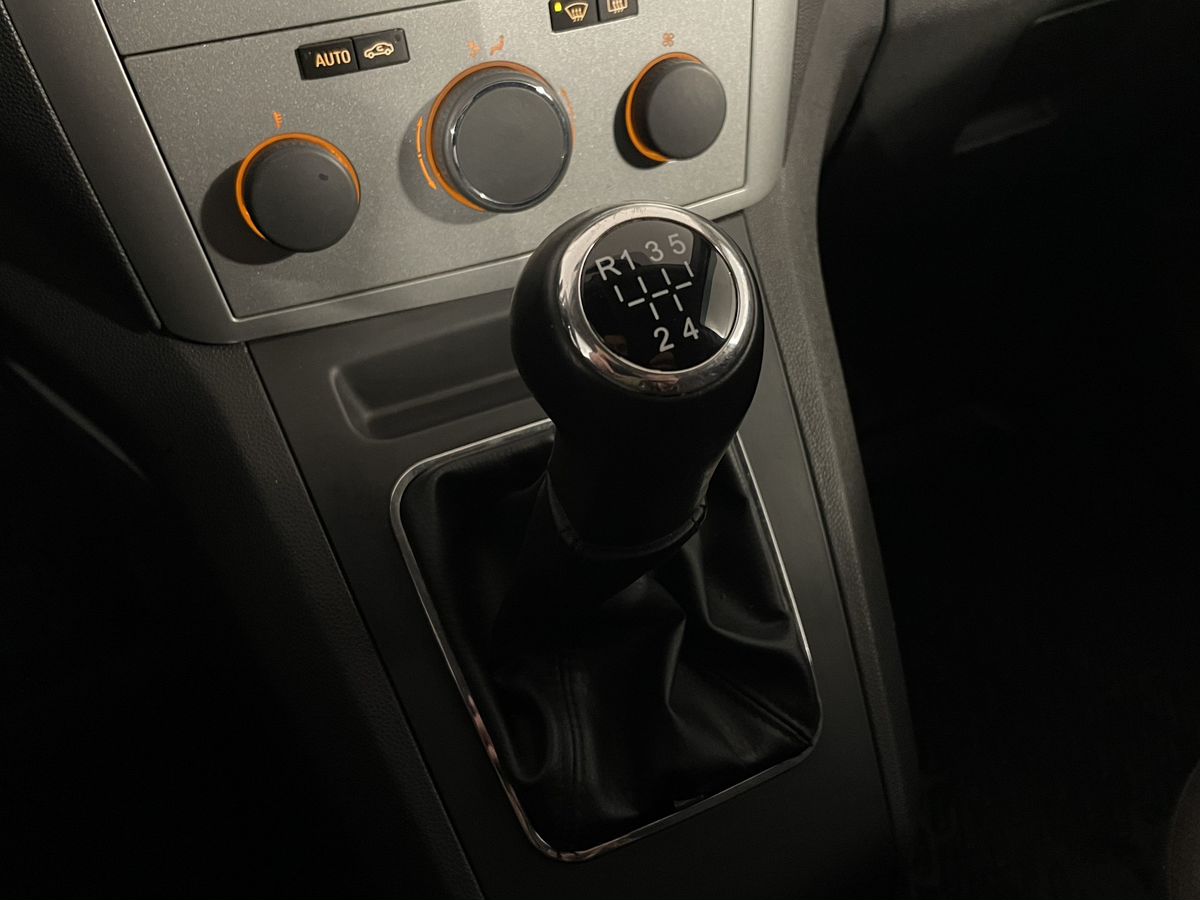 Opel Zafira Family 2010 г.в., 207 361 км.