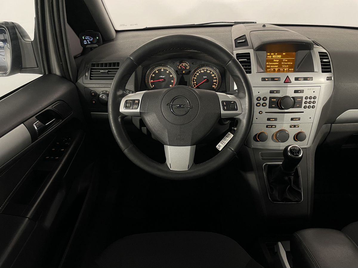 Opel Zafira Family 2010 г.в., 207 361 км.
