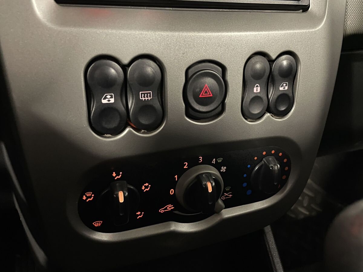 Renault Sandero Authentique 2011 г.в., 237 000 км.