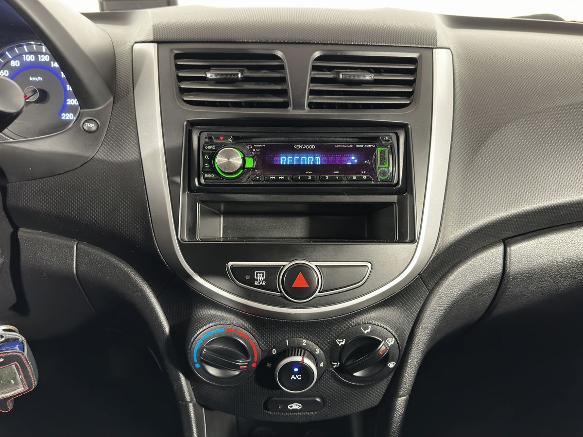 Hyundai Solaris Classic 2011 г.в., 140 526 км.