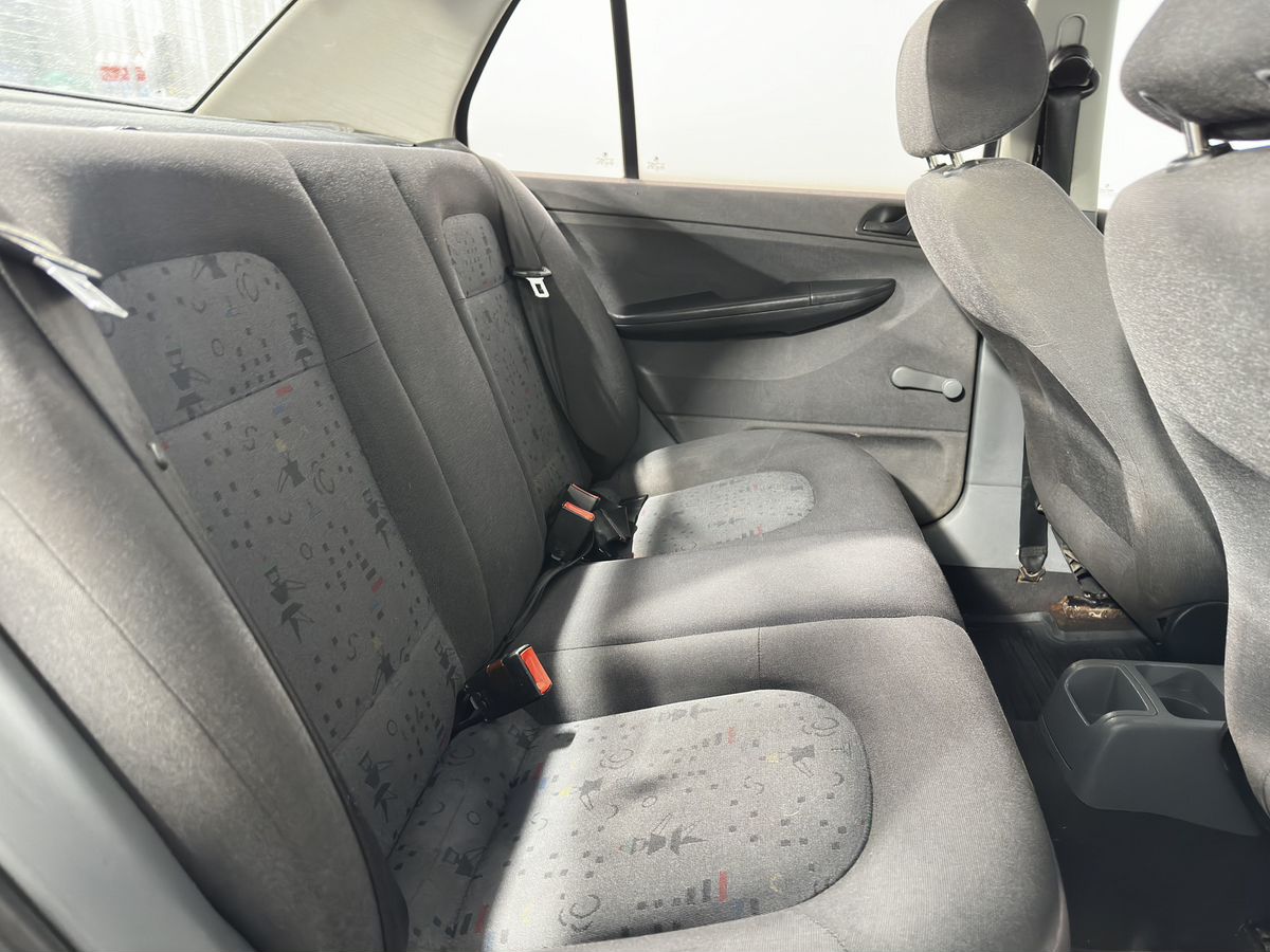 Skoda Fabia 999 2002 г.в., 332 000 км.