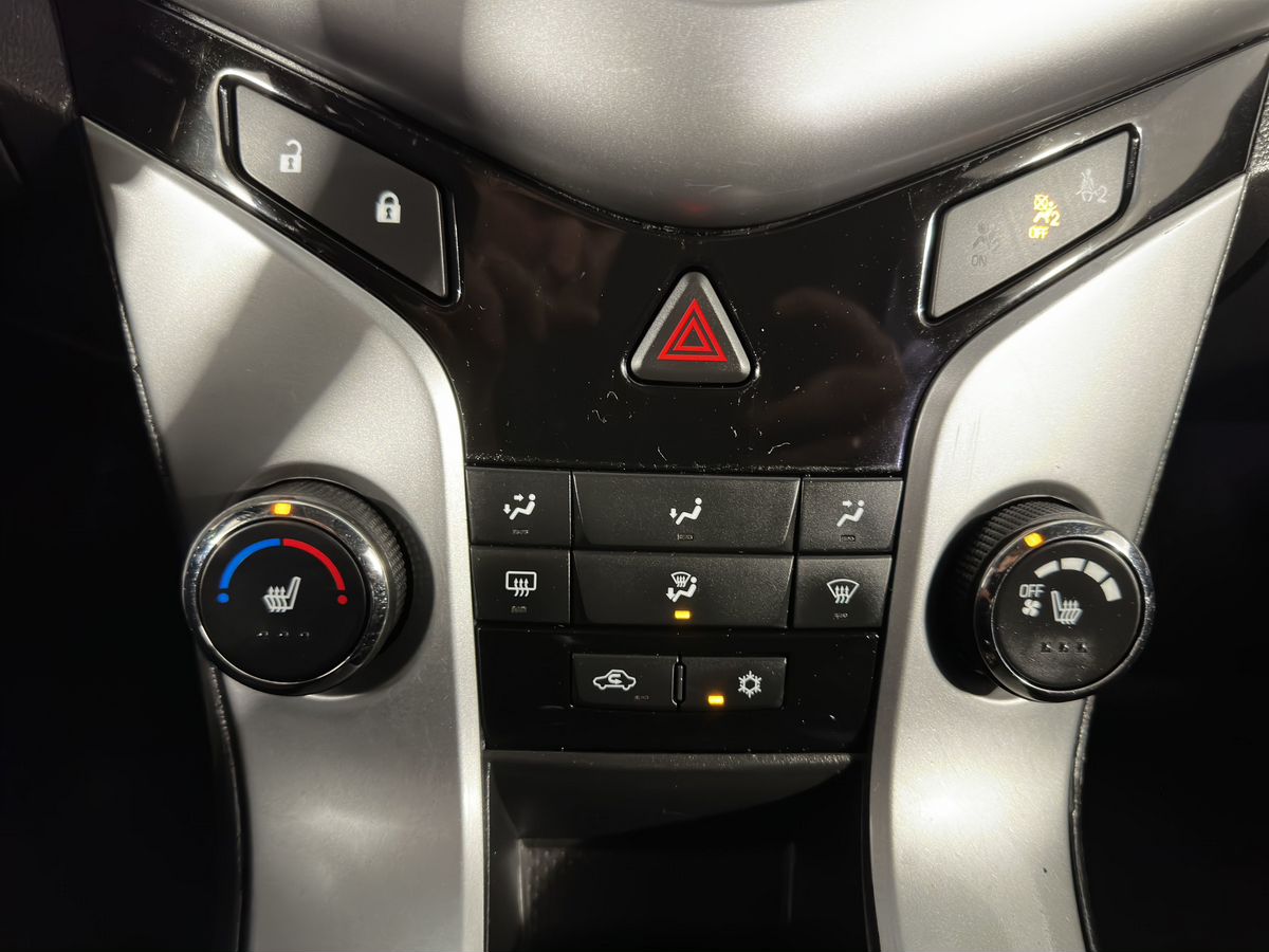 Chevrolet Cruze LS 2012 г.в., 211 582 км.