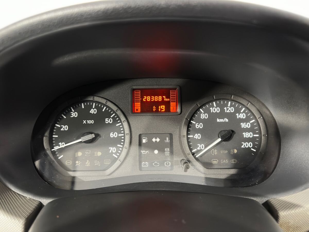 Renault Sandero Expression 2012 г.в., 283 845 км.