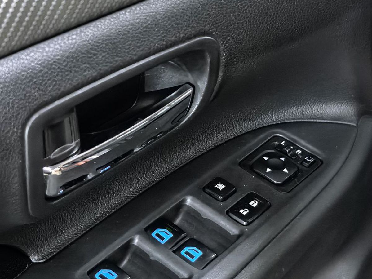 Mitsubishi Outlander Instyle 2012 г.в., 264 000 км.