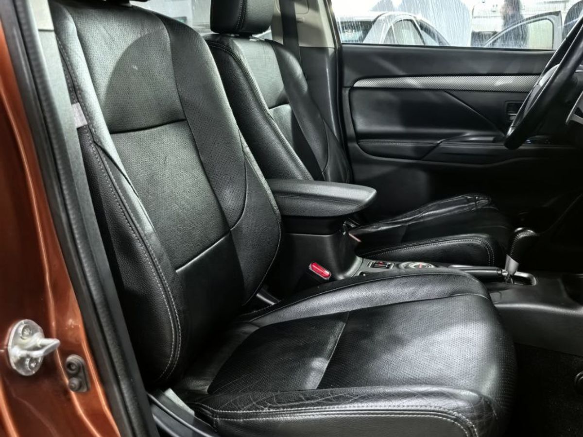 Mitsubishi Outlander Instyle 2012 г.в., 264 000 км.