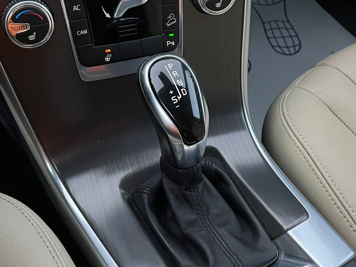 Volvo XC60 999 2014 г.в., 176 300 км.