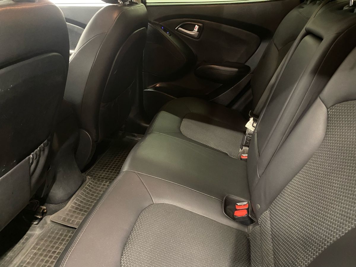 Hyundai ix35 Prestige 2012 г.в., 200 000 км.