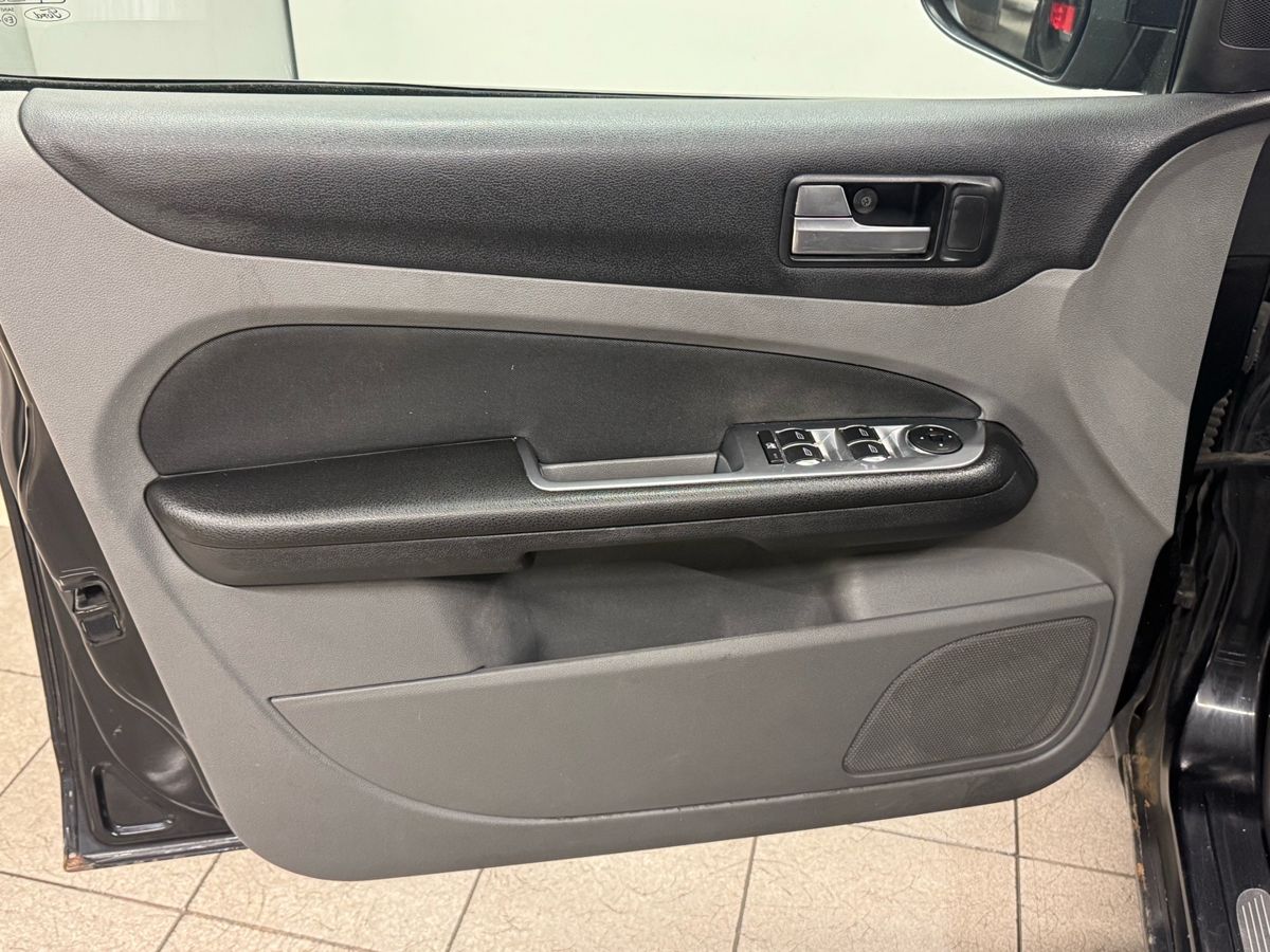 Ford Focus Ghia 2008 г.в., 328 569 км.