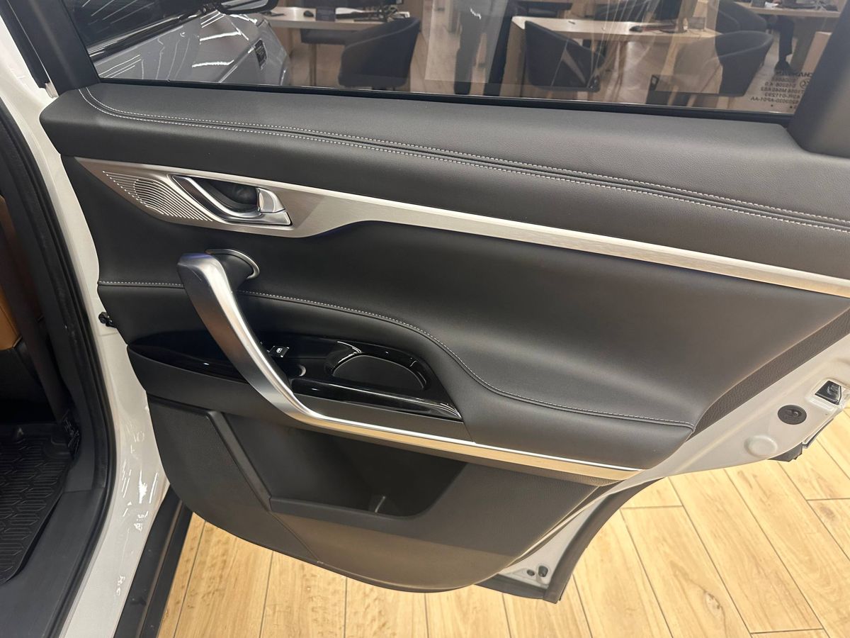 Changan CS95 Tech 2023 г.в., 28 222 км.