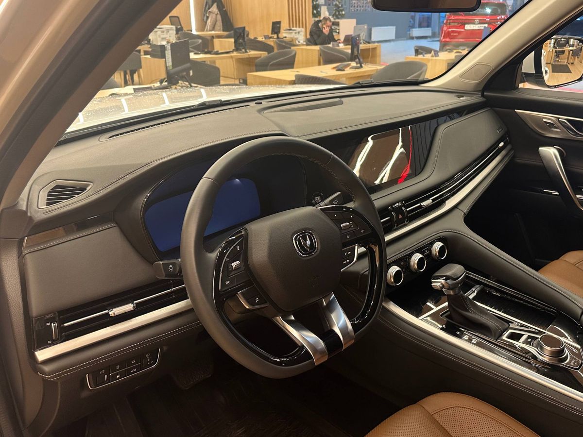 Changan CS95 Tech 2023 г.в., 28 222 км.