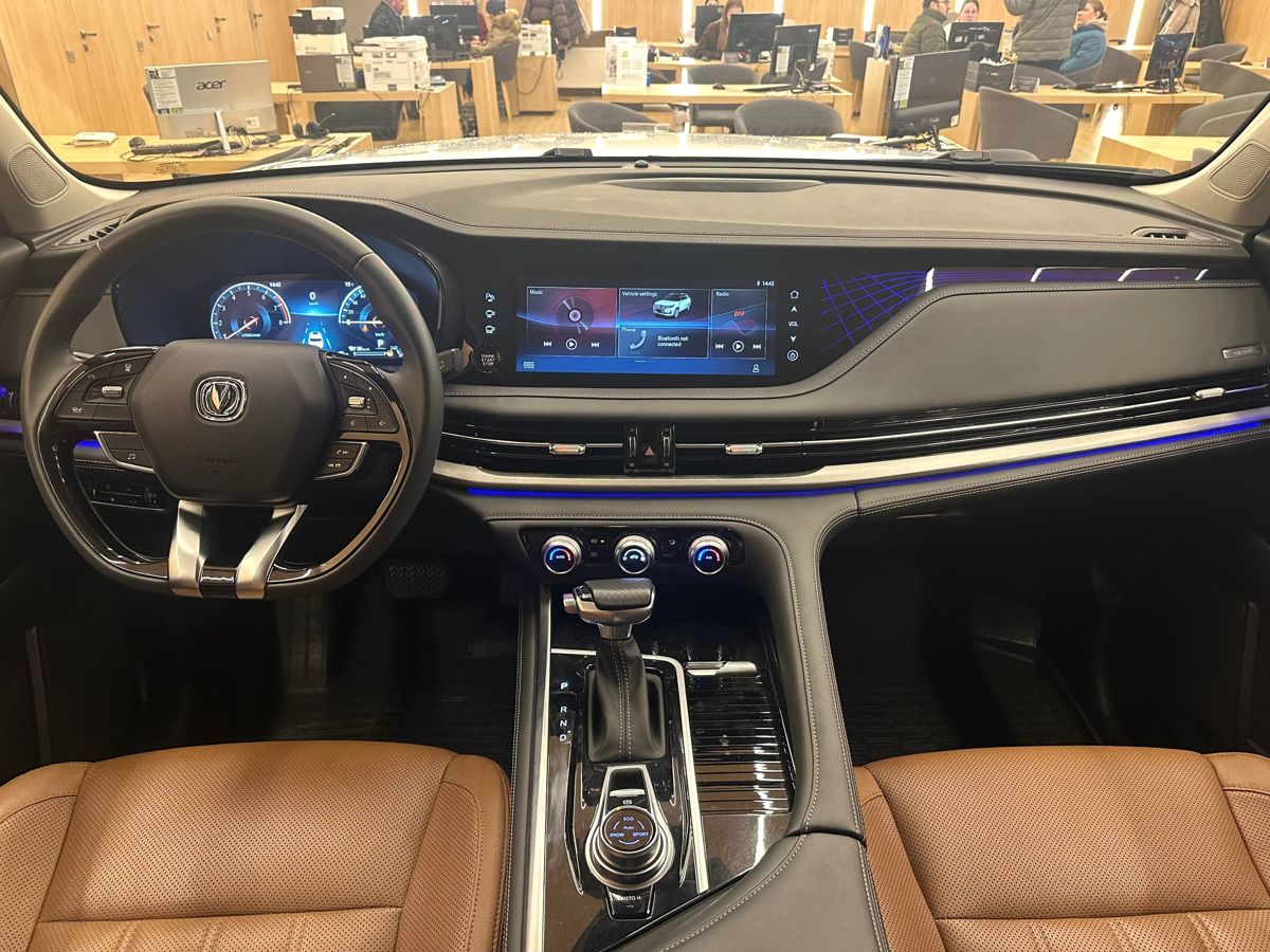 Changan CS95 Tech 2023 г.в., 28 222 км.