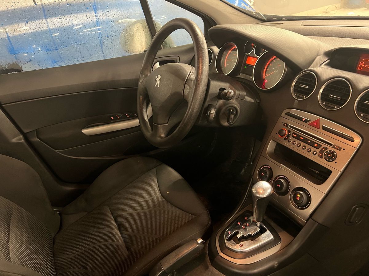 Peugeot 308 Confort Pack 2010 г.в., 175 000 км.