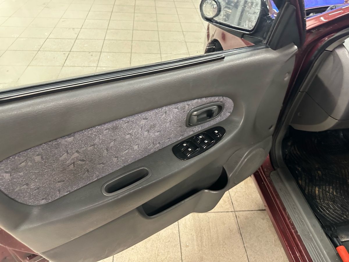 Kia Spectra 999 2006 г.в., 211 000 км.