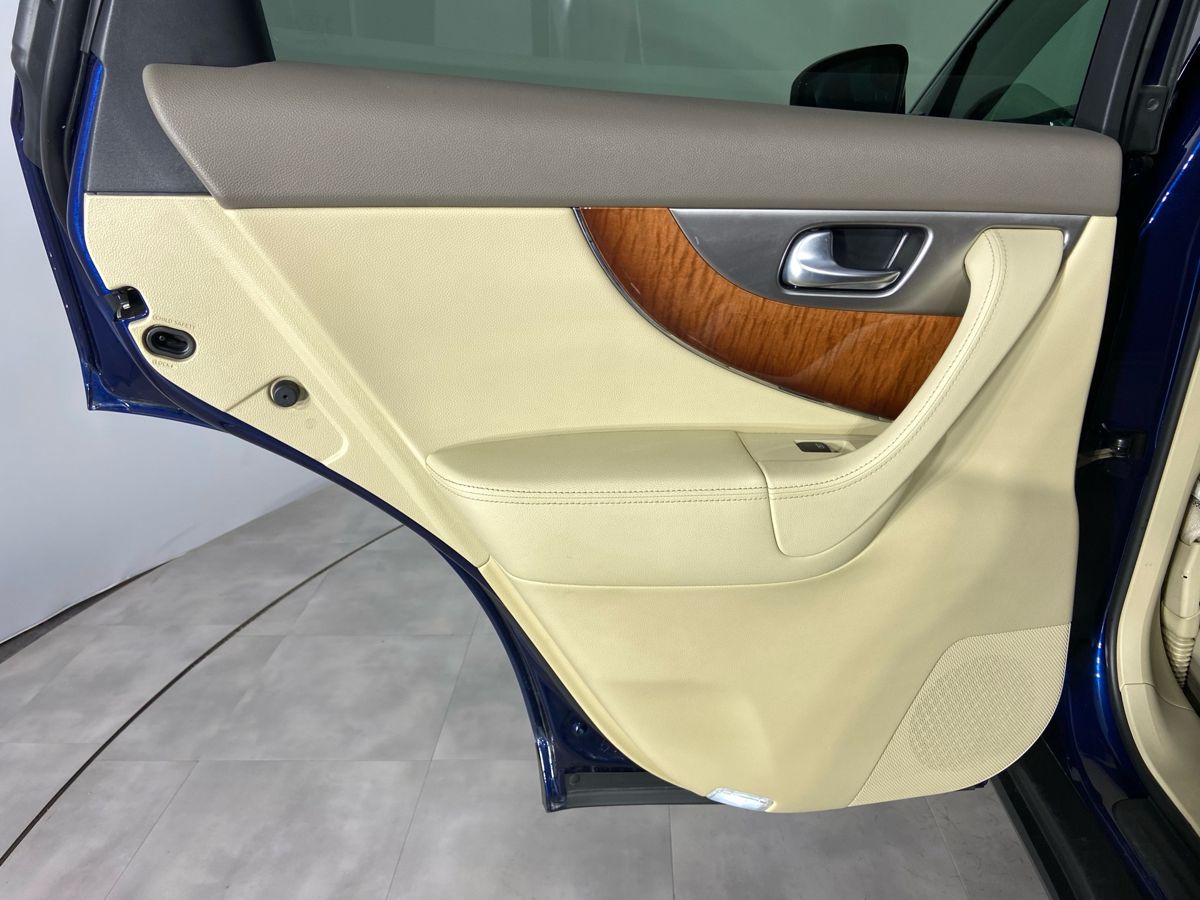 Infiniti QX70 Icon 2014 г.в., 126 000 км.