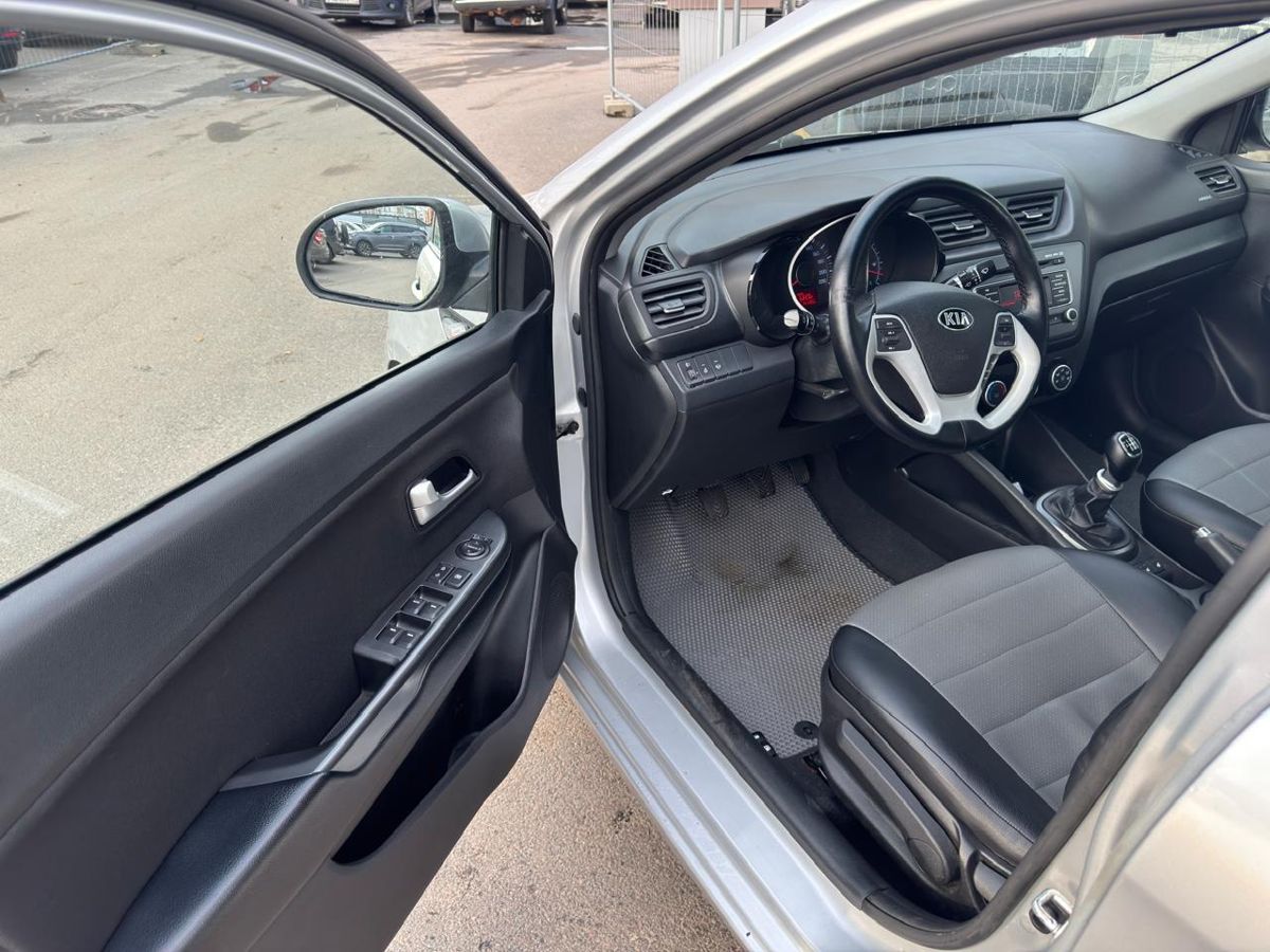 Kia Rio Prestige 2015 г.в., 141 000 км.
