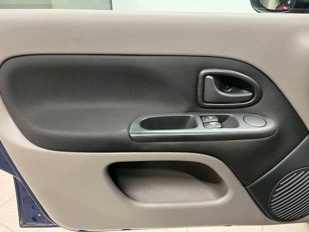 Renault Symbol 999 2011 г.в., 177 000 км.