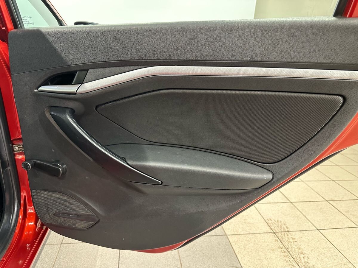 Lada Vesta Luxe Multimedia (2018-2019) 2018 г.в., 178 000 км.