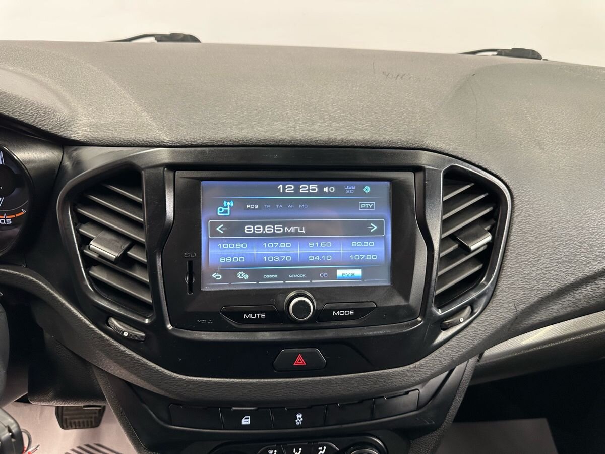 Lada Vesta Luxe Multimedia (2018-2019) 2018 г.в., 178 000 км.