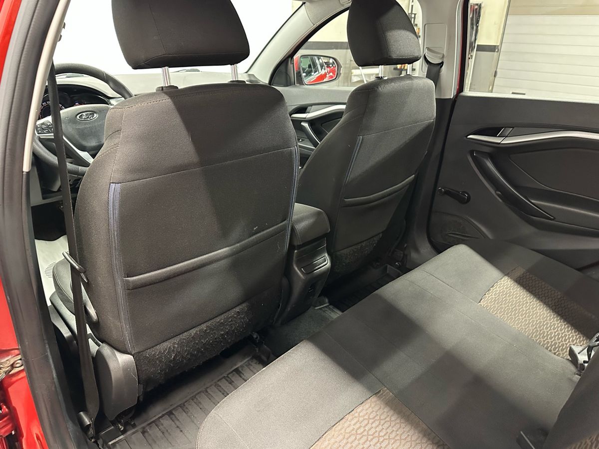 Lada Vesta Luxe Multimedia (2018-2019) 2018 г.в., 178 000 км.