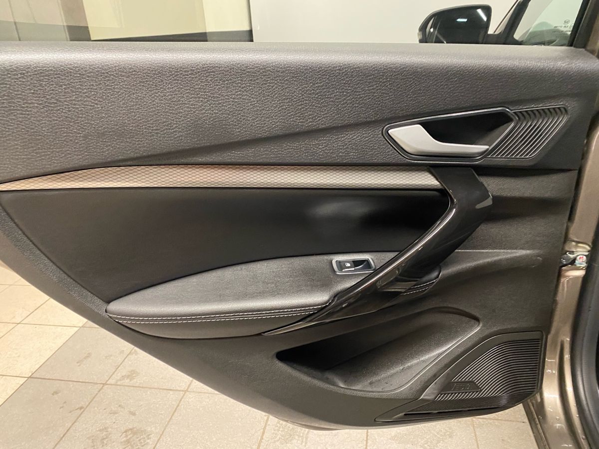 Lada Vesta 999 2025 г.в., 4 389 км.