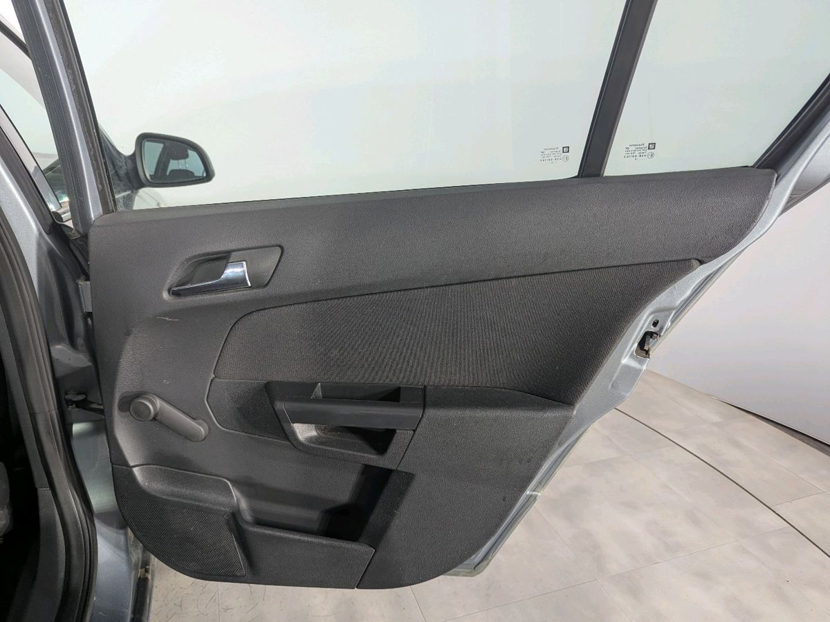 Opel Astra Enjoy 2012 г.в., 240 000 км.