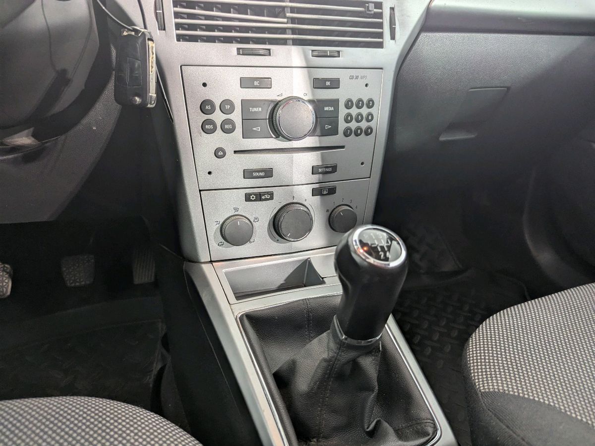 Opel Astra Enjoy 2012 г.в., 240 000 км.