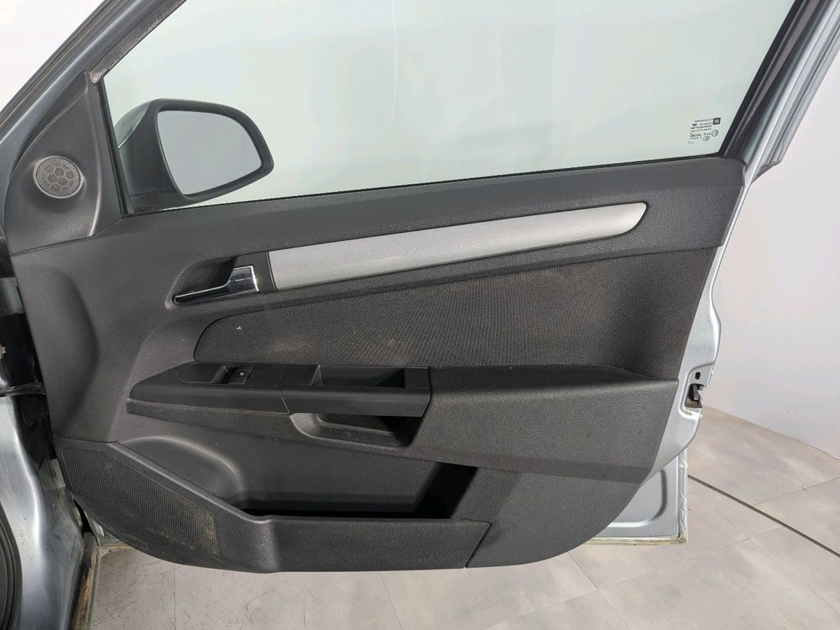 Opel Astra Enjoy 2012 г.в., 240 000 км.